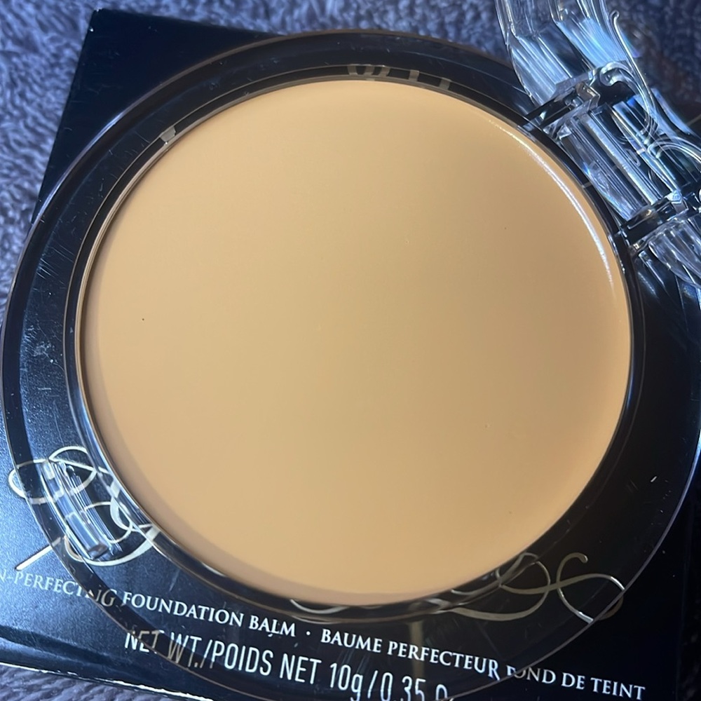 KVD Medium 042 Good Apple Lightweight Full-Coverage Cream Foundation Balm - Picture 6 of 7